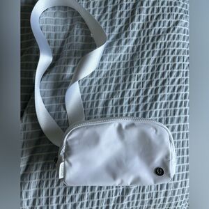 Lululemon Everywhere Belt Bag 1L